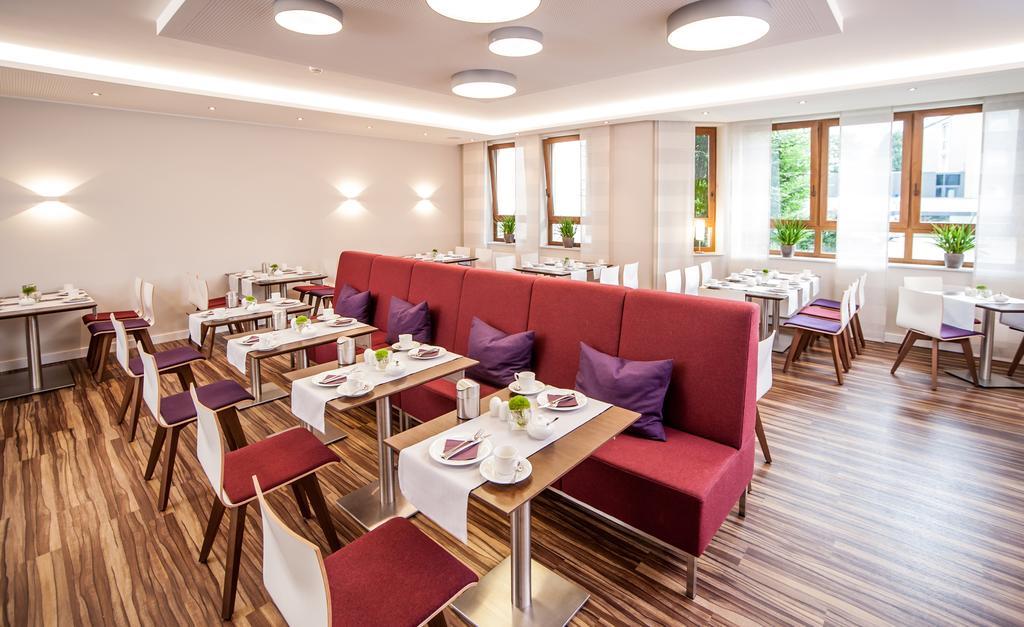 Hotel Hollmann Halle  Экстерьер фото