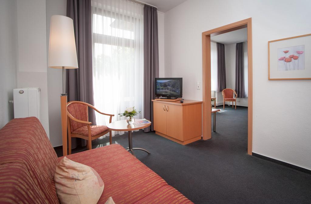 Hotel Hollmann Halle  Экстерьер фото