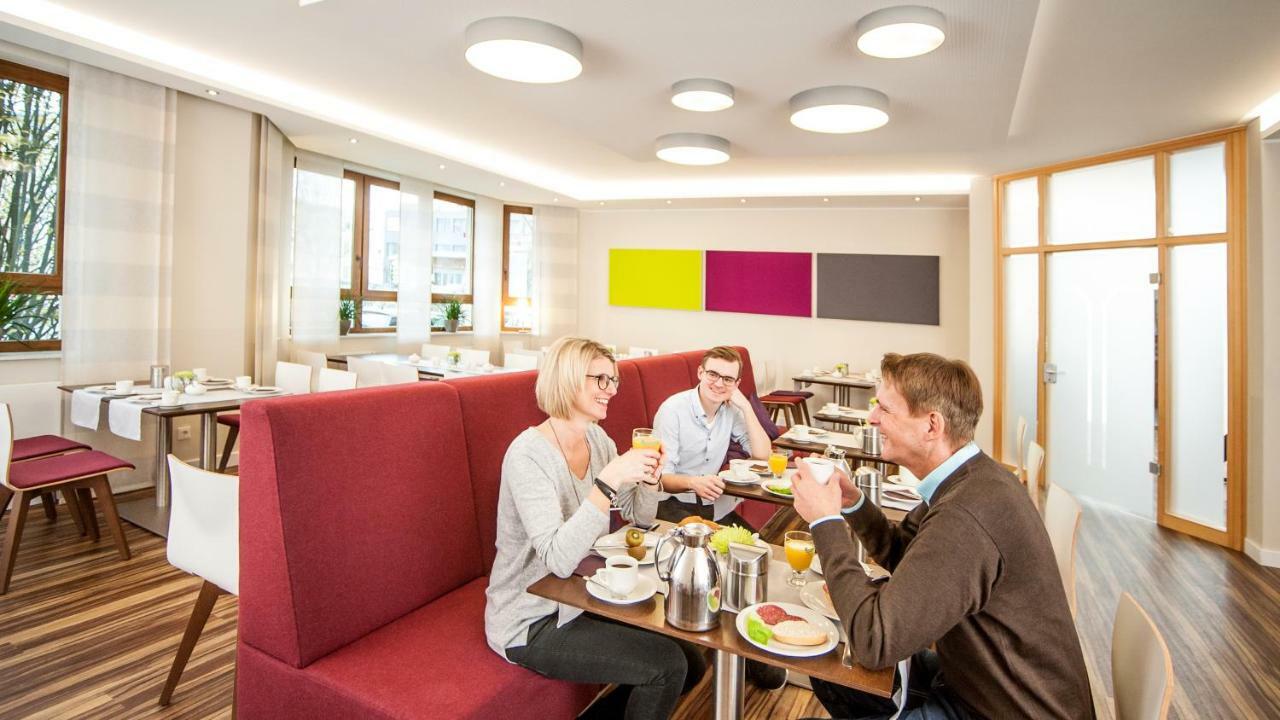 Hotel Hollmann Halle  Экстерьер фото